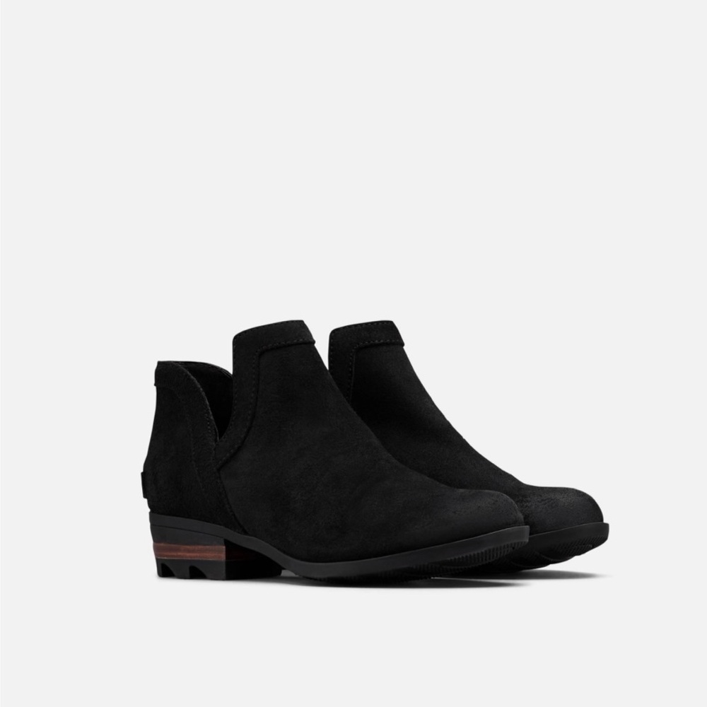 Sorrel black suede cut out booties, size 8.